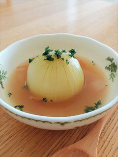 とろっと柔らか♪ 丸ごと玉ねぎスープ-レシピのメイン写真