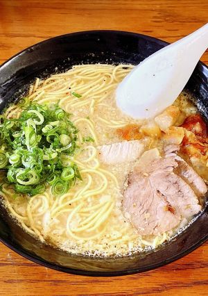市販ので♪背脂入り本格濃厚豚骨ラーメン！-レシピのメイン写真