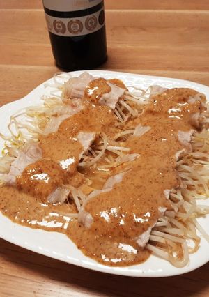簡単!豚肉もやしのごまマヨペッパーソース-レシピのメイン写真