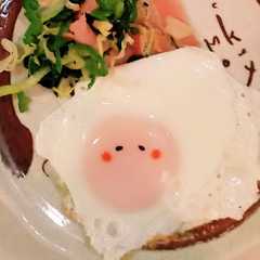 รูปของ いつもの目玉焼きを可愛く♡一瞬アレンジ❣