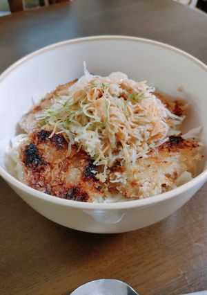 マヨポンソースのサラダカツ丼-レシピのメイン写真