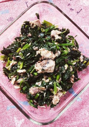 セロリの葉とサバ缶の炒めもの-レシピのメイン写真