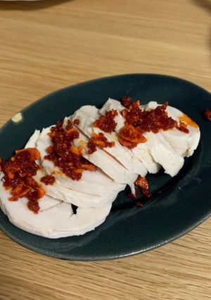 鶏ハムにおかずラー油でなんちゃって口水鶏-レシピのメイン写真