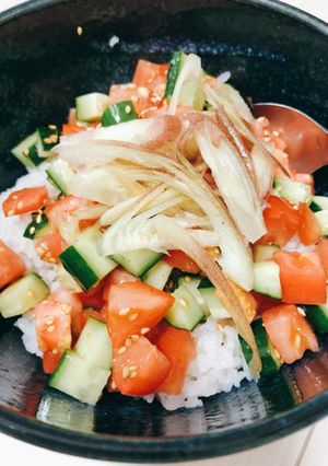 かんたんサッパリ夏丼！きゅうりトマト丼-レシピのメイン写真