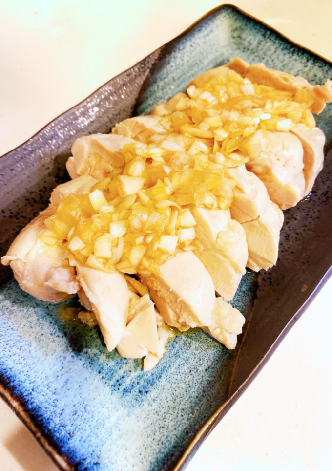 簡単で絶品すぎる♡蒸し鶏ネギ塩ダレ-レシピのメイン写真