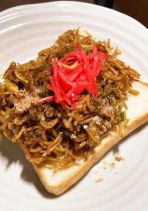 5分で作る、ガッツリそば飯風トースト。-レシピのメイン写真