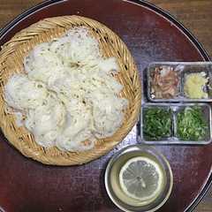 รูปของ さっぱりとレモン出汁の素麺