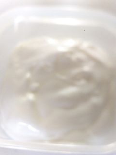 ヨーグルトクリーム-レシピのメイン写真