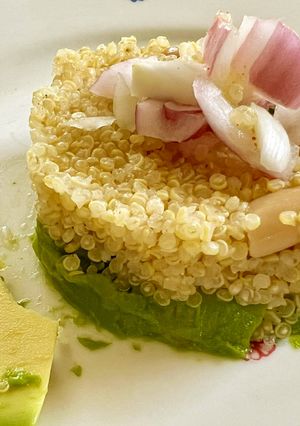 おもてなしのアボカド＆キヌアサラダ-レシピのメイン写真