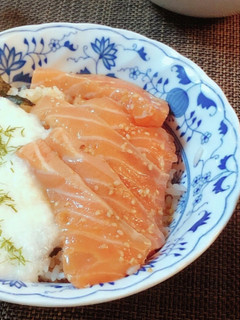 ポン酢にんにくのとろろサーモン漬け丼-レシピのメイン写真