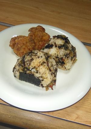 おにぎりと唐揚げでおにから弁当-レシピのメイン写真