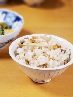 鶏皮で節約炊き込みご飯-レシピのメイン写真