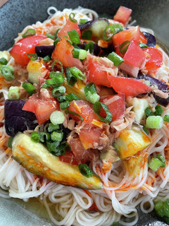 ナストマトツナ!ピリ辛冷やしそうめん-レシピのメイン写真