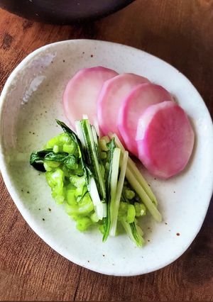 蕪の赤紫蘇梅酢漬け&水菜と蕪の葉の浅漬け-レシピのメイン写真