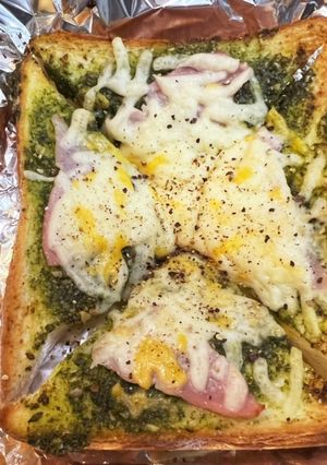 新鮮フレッシュバジル香る　チーズトースト-レシピのメイン写真