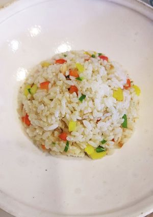 3歳も喜ぶ！パプリカとツナチーズ炒飯-レシピのメイン写真