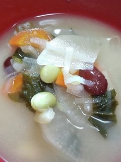 根菜と小松菜とお豆のお味噌汁-レシピのメイン写真