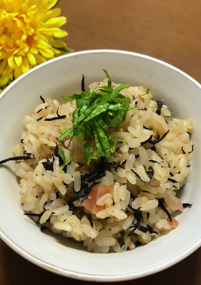 ひじきと梅の炊き込みご飯-レシピのメイン写真