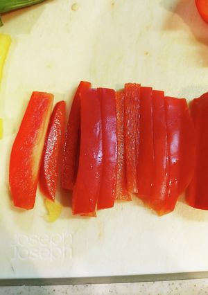 発見！？パプリカの長さを揃える切り方-レシピのメイン写真