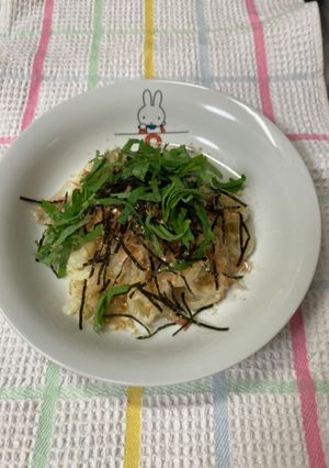 ツナで和えたうどん青じそ添え-レシピのメイン写真