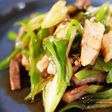 余った野菜と炒めるだけ!「肉野菜炒め」