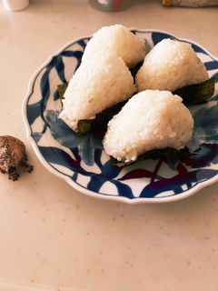 塩おにぎり(塩むすび)を簡単に♪ by ♪ASKA♪ 【クックパッド