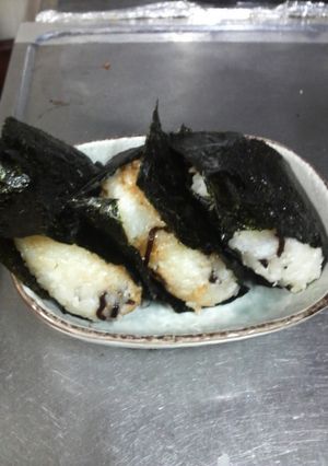 塩こんぶとチーズの焼きおにぎり♪-レシピのメイン写真