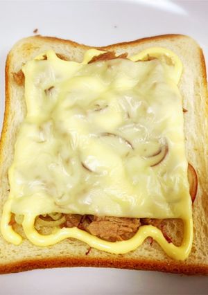 茗荷とツナのマヨチーズトースト-レシピのメイン写真