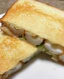 ちくわとオクラのわさびマヨホットサンド
