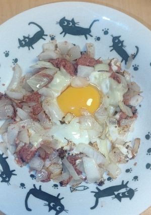 チーズ&エッグのせコンビーフ炒め-レシピのメイン写真