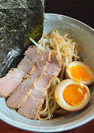 チャーシューと煮玉子と醤油ラーメンスープ-レシピのメイン写真