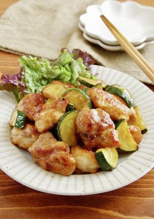 ☆簡単☆鶏肉とズッキーニのマヨポン炒め-レシピのメイン写真