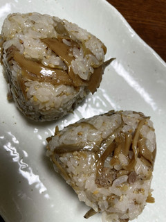 干し舞茸と豚とゴボウのおにぎり-レシピのメイン写真