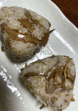 干し舞茸と豚とゴボウのおにぎり-レシピのメイン写真