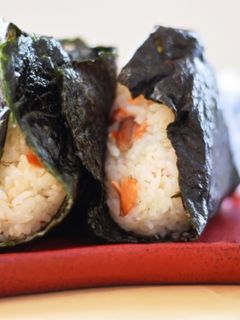 魚屋の炊き込み鮭おにぎり-レシピのメイン写真
