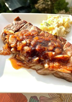 玉ねぎソースで、ステーキ-レシピのメイン写真