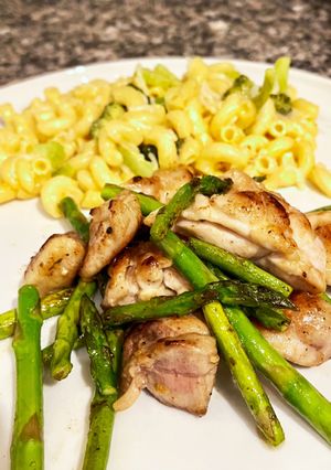 鳥もも肉とアスパラのレモンバター炒め-レシピのメイン写真