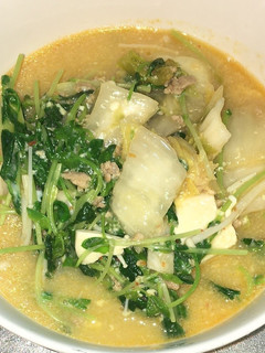 キムチと豆腐と豆苗と卵のスープ-レシピのメイン写真