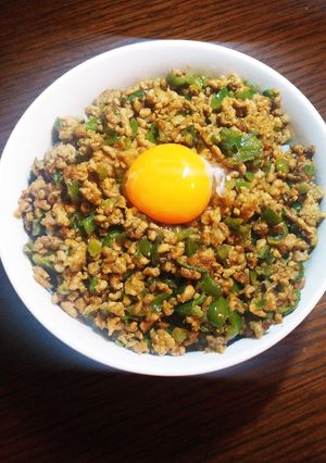 簡単☆挽き肉とピーマンのカレーそぼろ丼-レシピのメイン写真