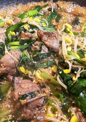 夏にスタミナ！簡単焼肉ダレでレバニラ炒め-レシピのメイン写真