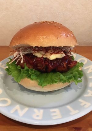 ヤンニョムチキン風バーガー-レシピのメイン写真