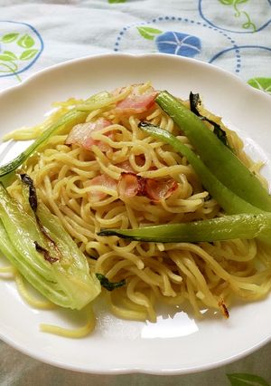チンゲン菜とベーコンの塩焼きそば♪-レシピのメイン写真