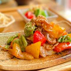 รูปของ 豚肉とピーマンのピリ辛スタミナ炒め