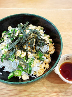 揚げ玉サクサク♪しらすオクラ丼-レシピのメイン写真