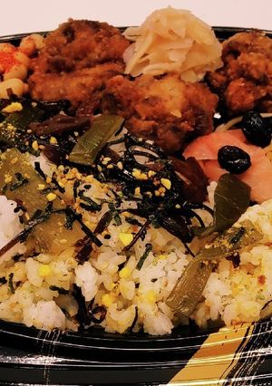 唐揚げ弁当ご飯の部/茎わかめ&のりたま-レシピのメイン写真