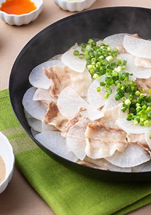豚ばらと大根のフライパン蒸し-レシピのメイン写真