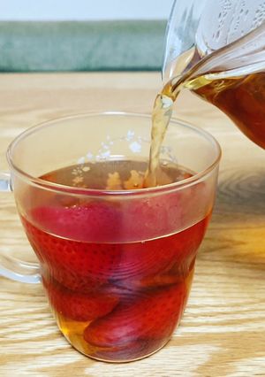 冷凍イチゴを美味しく♪苺たっぷり紅茶-レシピのメイン写真
