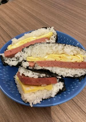 ランチョンミートのおにぎらず-レシピのメイン写真