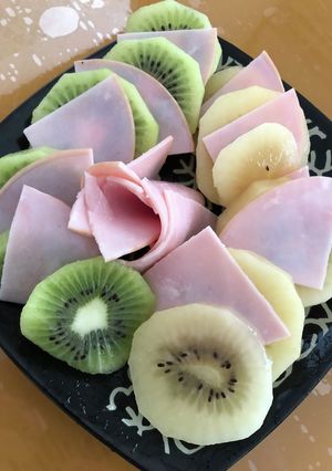 キウイとハムの簡単おつまみ-レシピのメイン写真