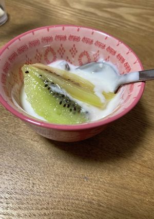 キウイとレーズンのヨーグルトあえ-レシピのメイン写真